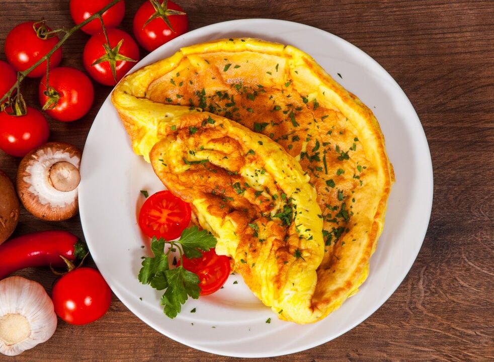 Tortilla con prato de dieta de ovo de tomate